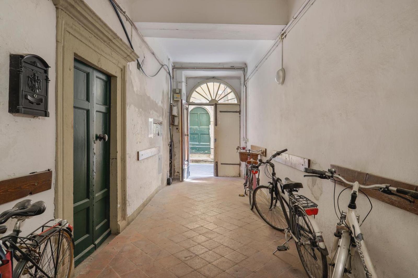 Lady Miranda Lägenhet Lucca Exteriör bild